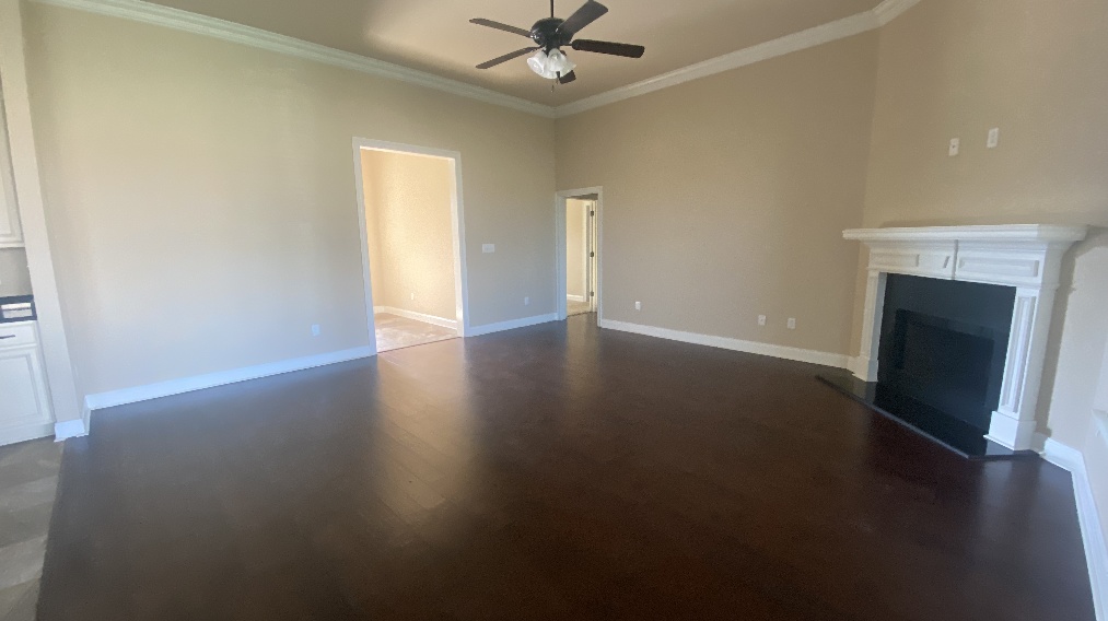 Living Room/Open Concept